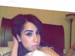 Mia_Evelyn